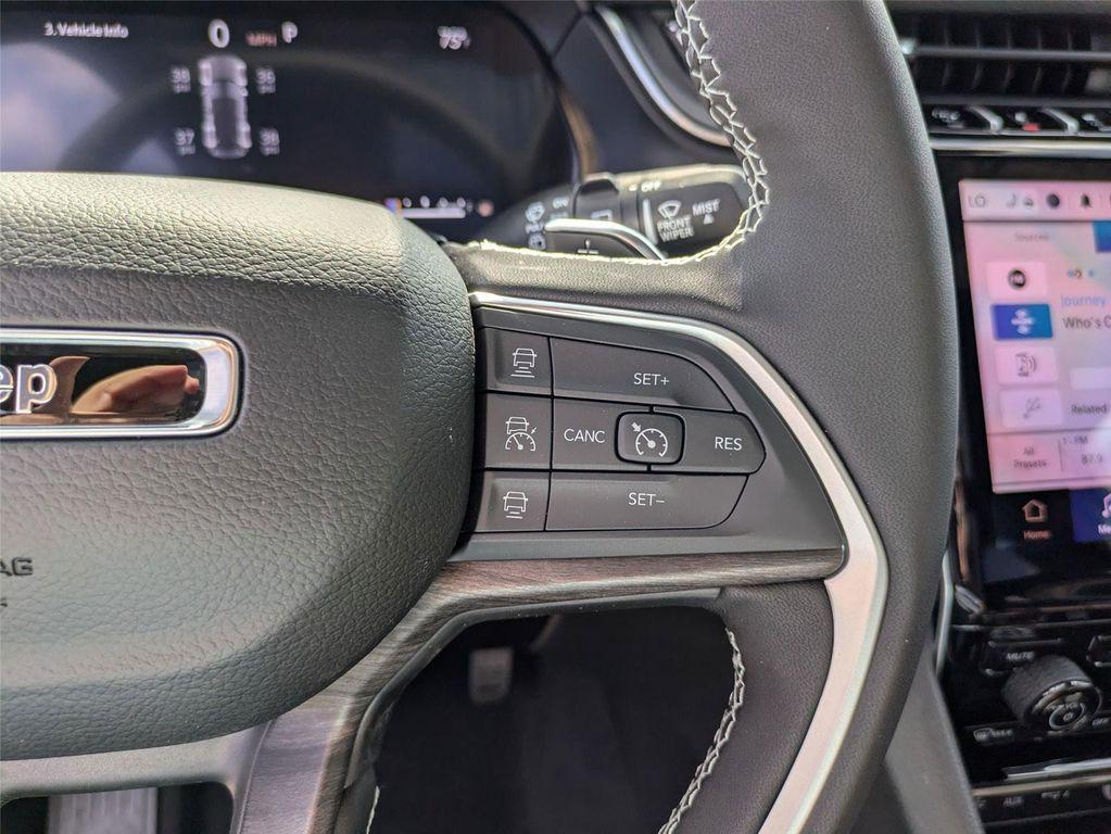 new 2025 Jeep Grand Cherokee car, priced at $48,930