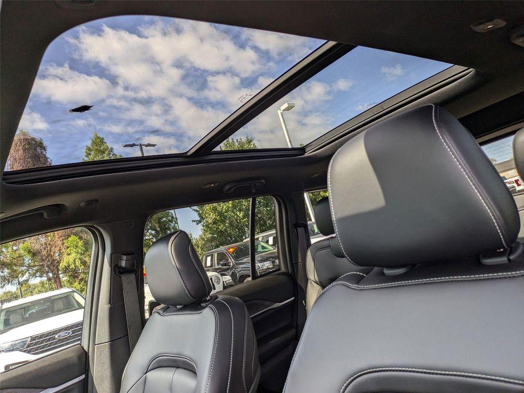 new 2025 Jeep Grand Cherokee car, priced at $48,930