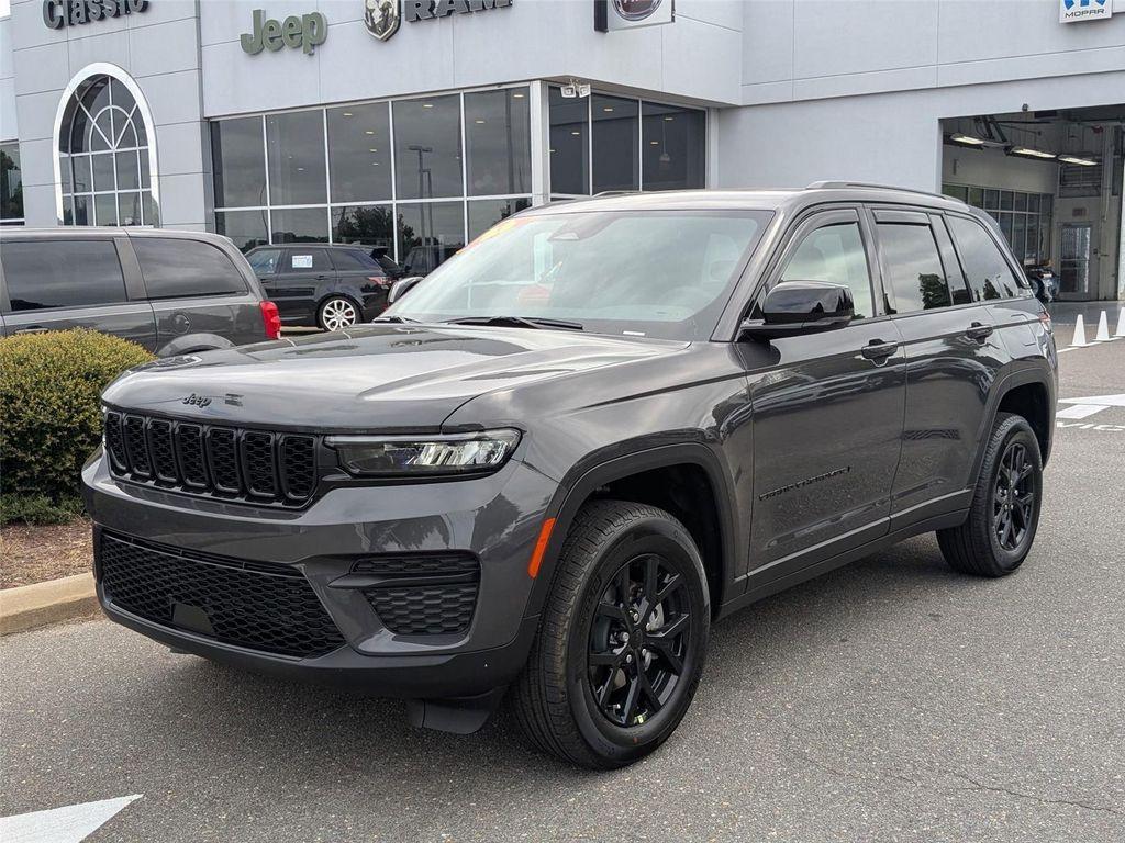 new 2025 Jeep Grand Cherokee car, priced at $42,980