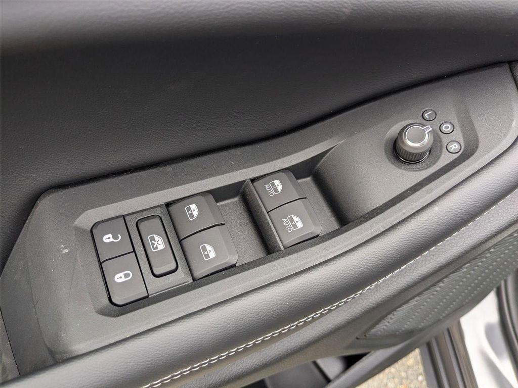new 2025 Jeep Grand Cherokee car, priced at $42,980