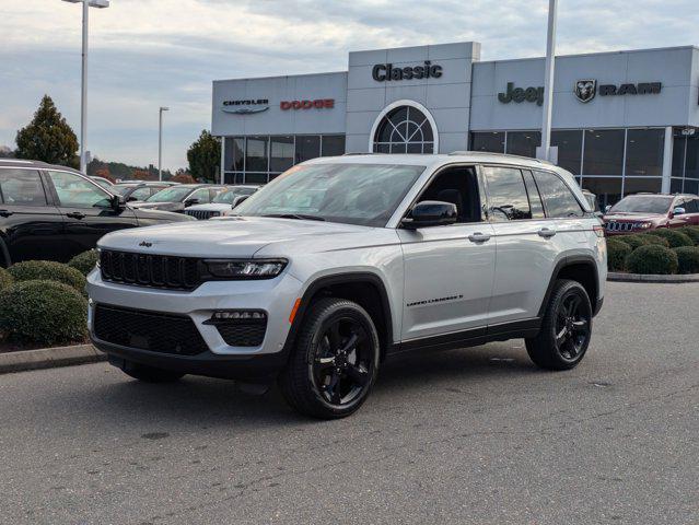 new 2025 Jeep Grand Cherokee car, priced at $48,500