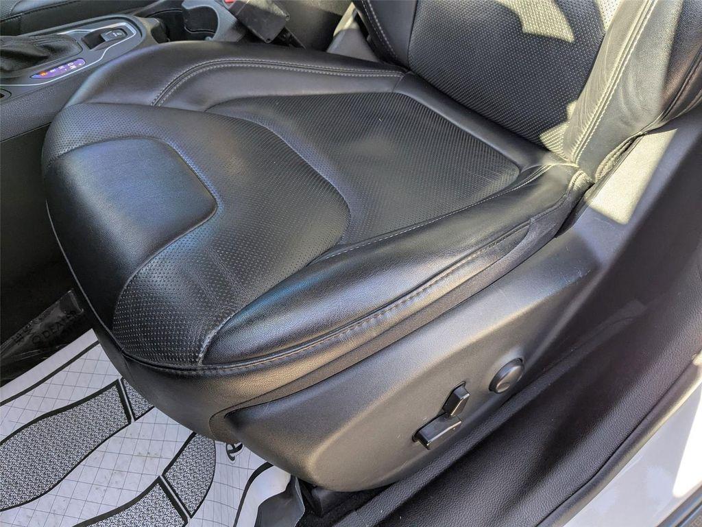 used 2022 Jeep Cherokee car, priced at $22,900