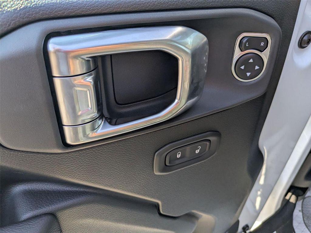 new 2025 Jeep Wrangler car, priced at $41,645