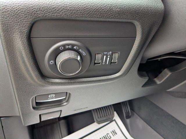 new 2025 Jeep Grand Cherokee L car, priced at $39,900