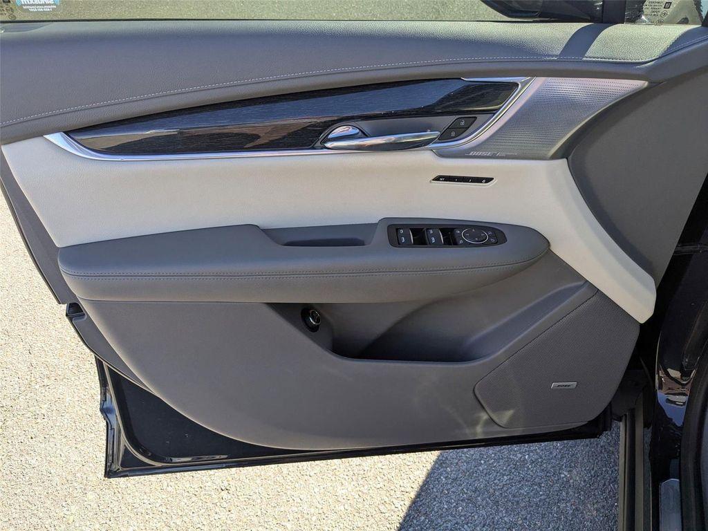 used 2020 Cadillac XT6 car, priced at $28,900