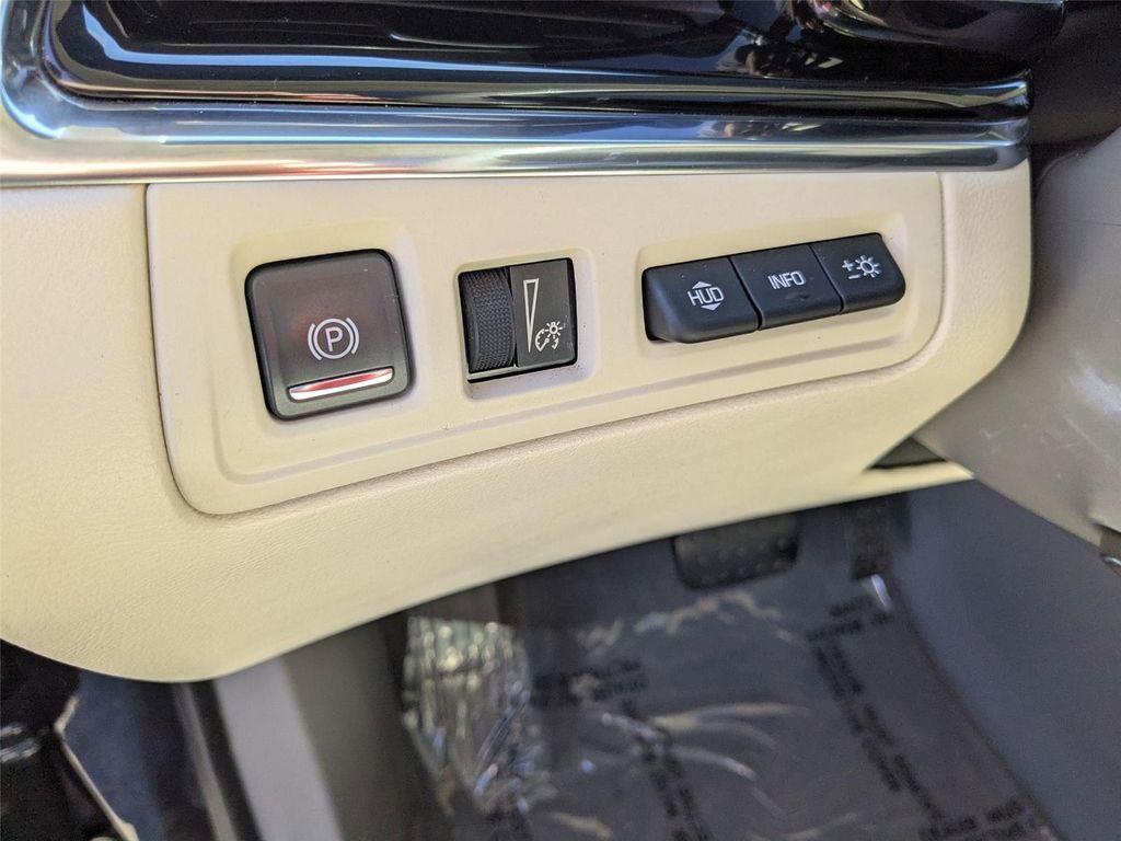 used 2020 Cadillac XT6 car, priced at $28,900