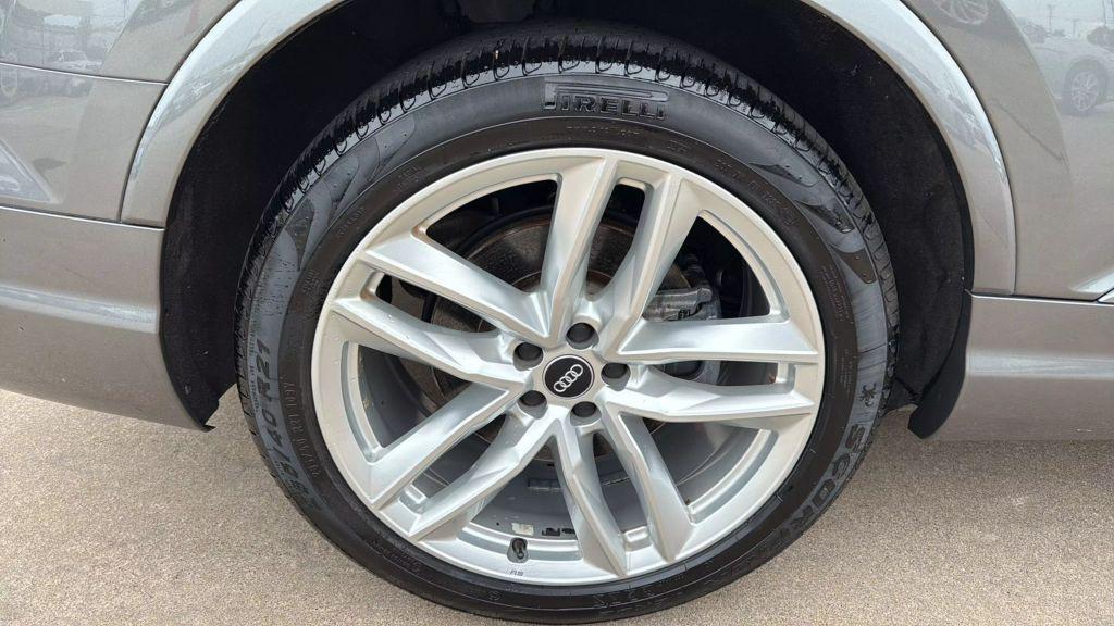 used 2017 Audi Q7 car, priced at $17,995