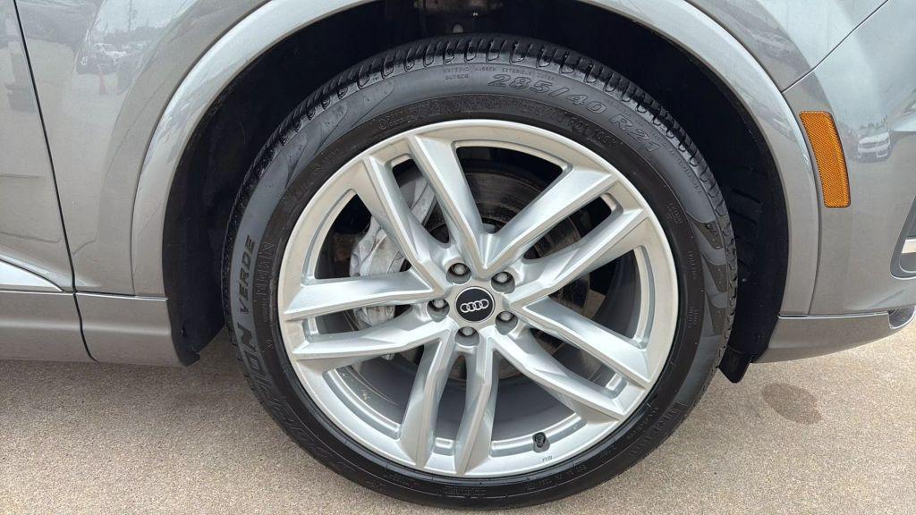 used 2017 Audi Q7 car, priced at $17,995