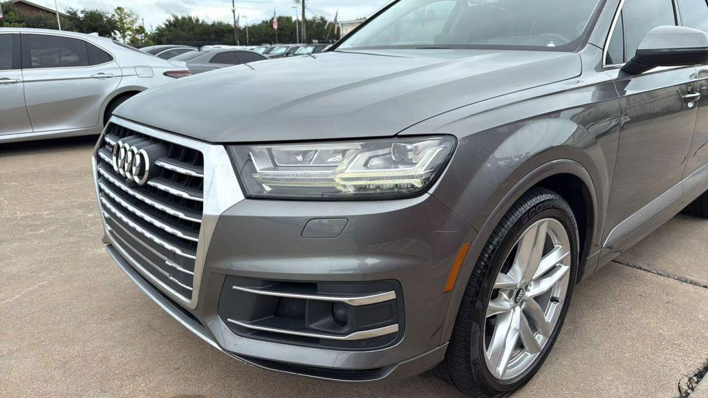 used 2017 Audi Q7 car, priced at $17,995