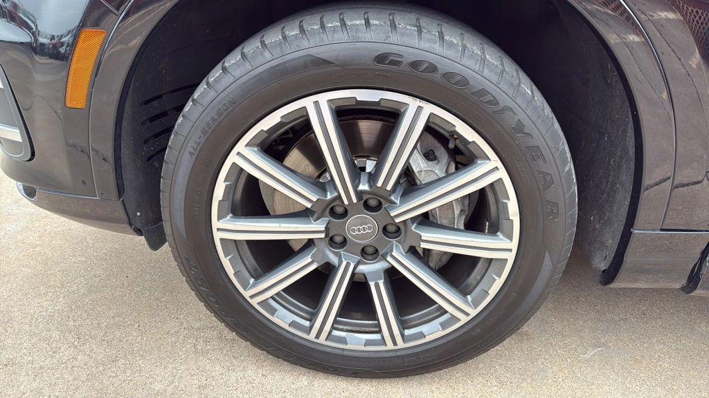 used 2018 Audi Q7 car, priced at $14,995