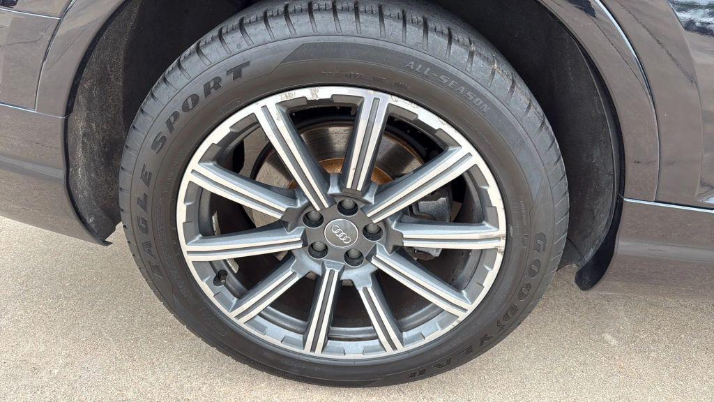 used 2018 Audi Q7 car, priced at $14,995