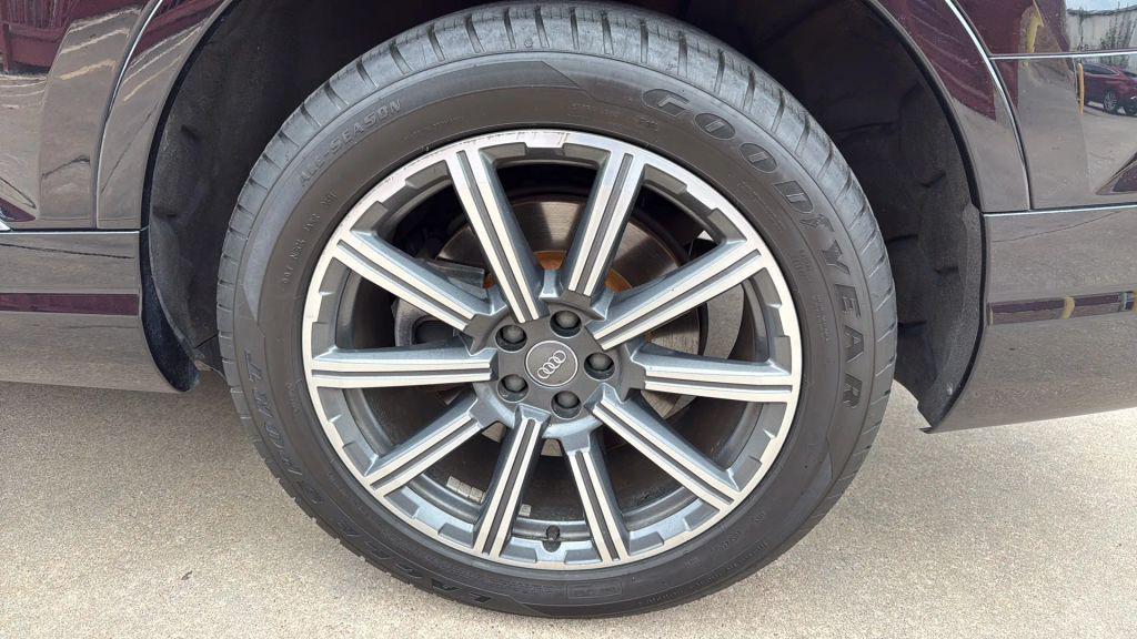 used 2018 Audi Q7 car, priced at $14,995