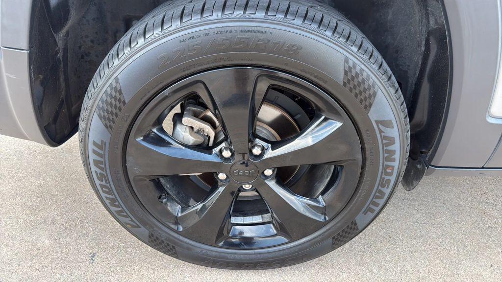 used 2020 Jeep Cherokee car, priced at $11,995