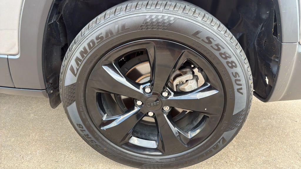 used 2020 Jeep Cherokee car, priced at $11,995