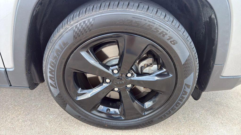used 2020 Jeep Cherokee car, priced at $11,995