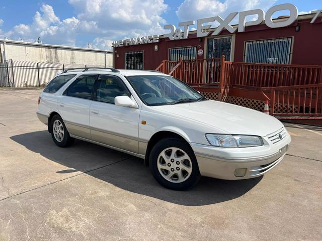 used 1997 Toyota Camry car, priced at $12,995