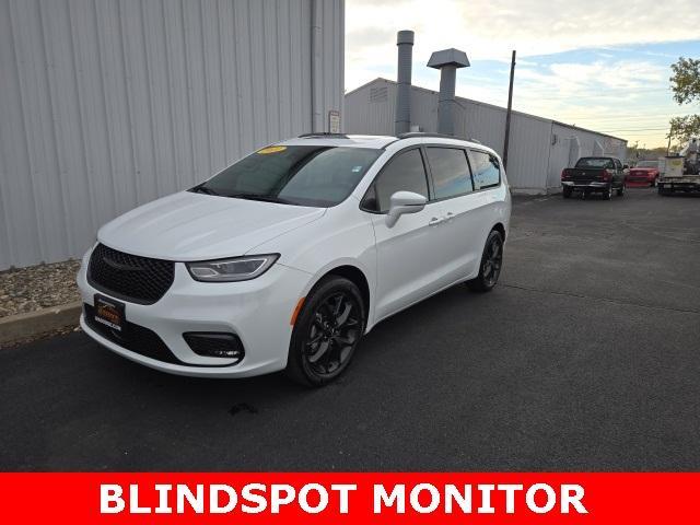 used 2021 Chrysler Pacifica car, priced at $31,915
