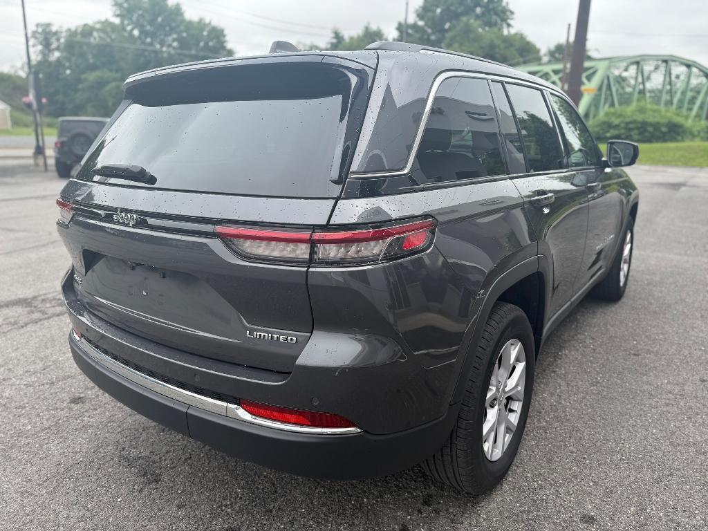 used 2022 Jeep Grand Cherokee car, priced at $36,900