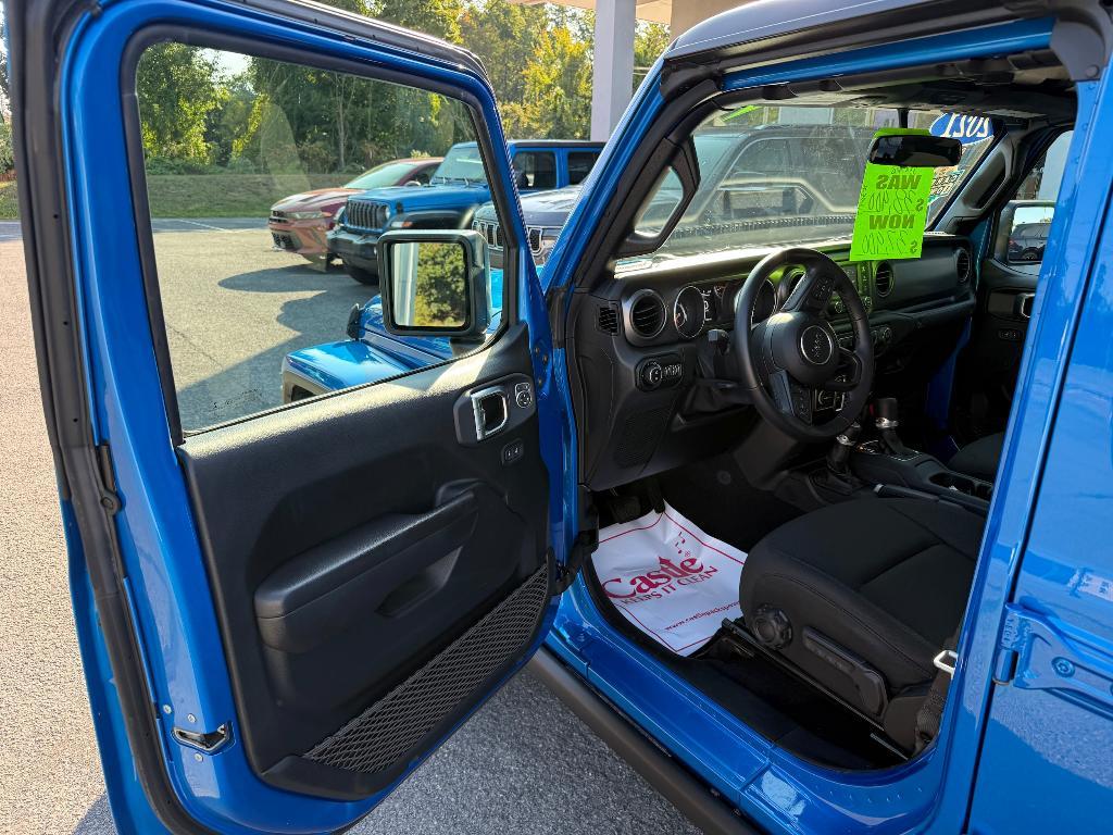 used 2021 Jeep Gladiator car, priced at $37,900