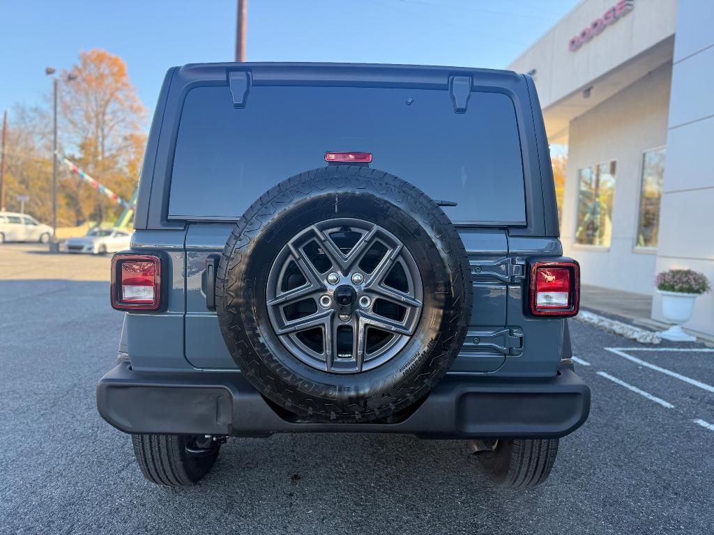 new 2026 Jeep Wrangler car, priced at $45,819