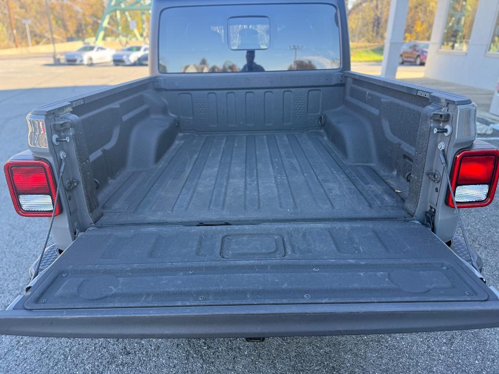 used 2022 Jeep Gladiator car, priced at $33,900