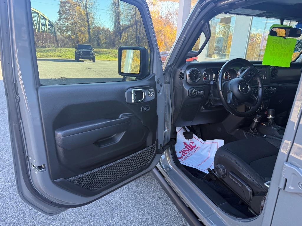 used 2022 Jeep Gladiator car, priced at $33,900