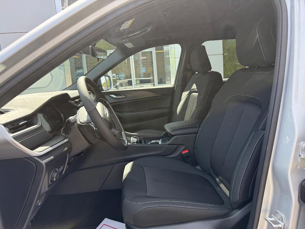 new 2025 Jeep Grand Cherokee L car, priced at $44,090