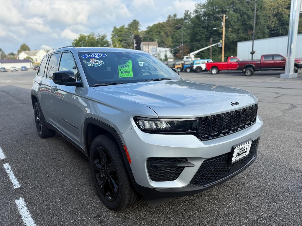 used 2023 Jeep Grand Cherokee car, priced at $34,900