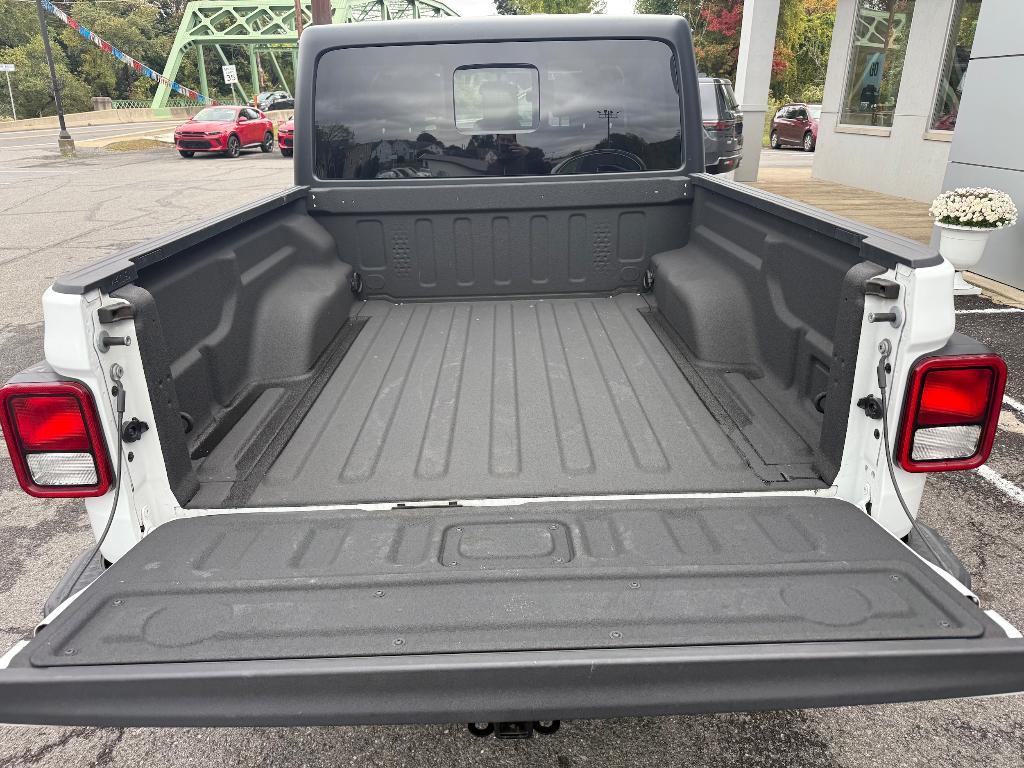 used 2023 Jeep Gladiator car, priced at $34,900