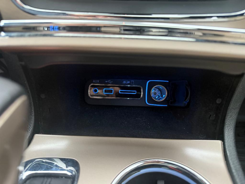 used 2016 Jeep Grand Cherokee car, priced at $14,200