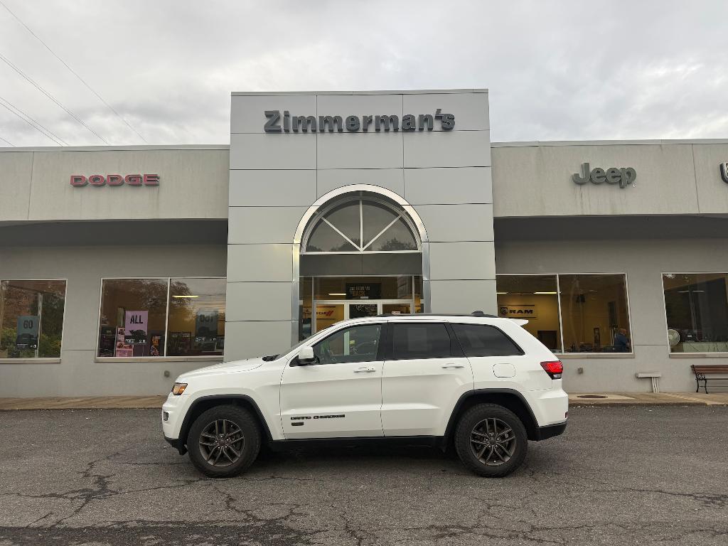 used 2016 Jeep Grand Cherokee car, priced at $14,900