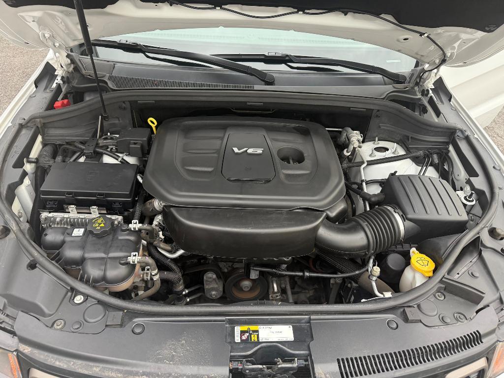 used 2016 Jeep Grand Cherokee car, priced at $14,200