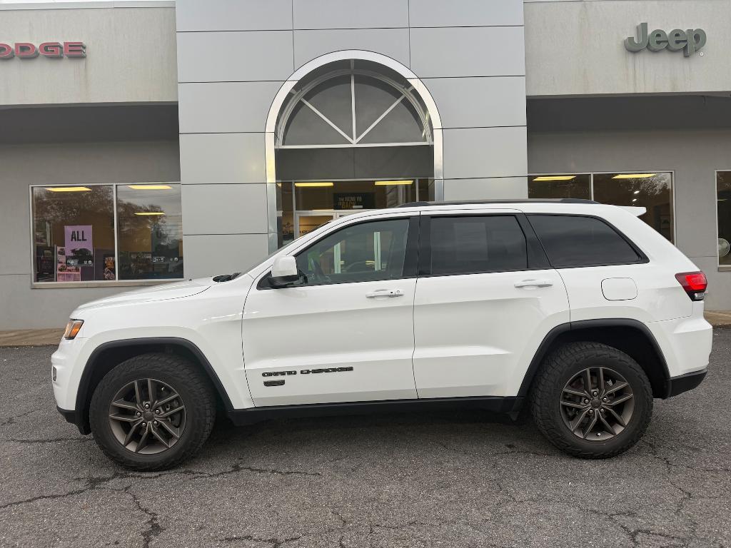 used 2016 Jeep Grand Cherokee car, priced at $14,200