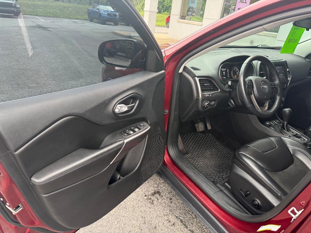 used 2019 Jeep Cherokee car, priced at $14,300