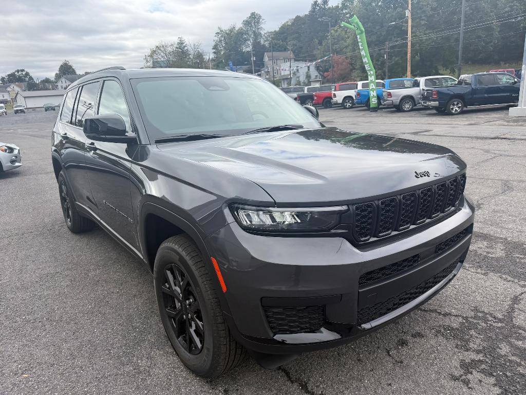 new 2025 Jeep Grand Cherokee L car, priced at $43,972