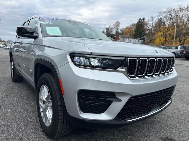 used 2024 Jeep Grand Cherokee car, priced at $35,400