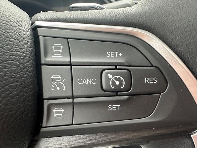 used 2024 Jeep Grand Cherokee car, priced at $35,400