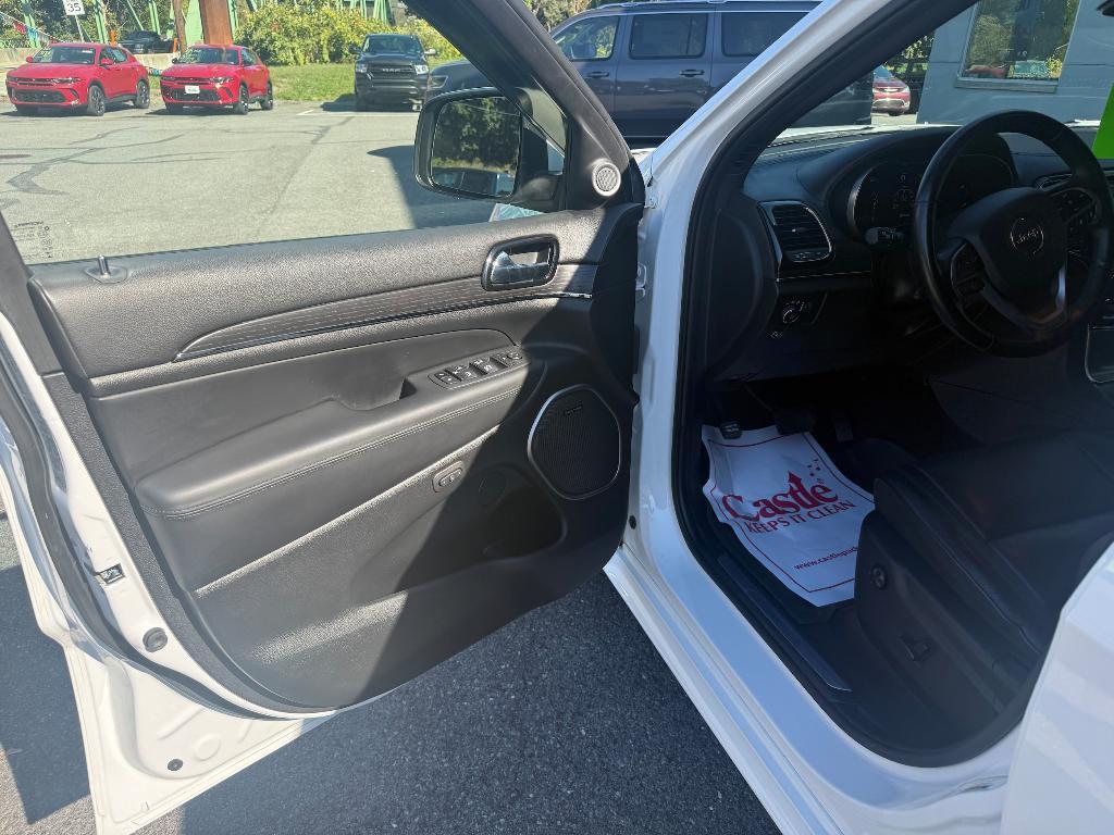 used 2021 Jeep Grand Cherokee car, priced at $37,900