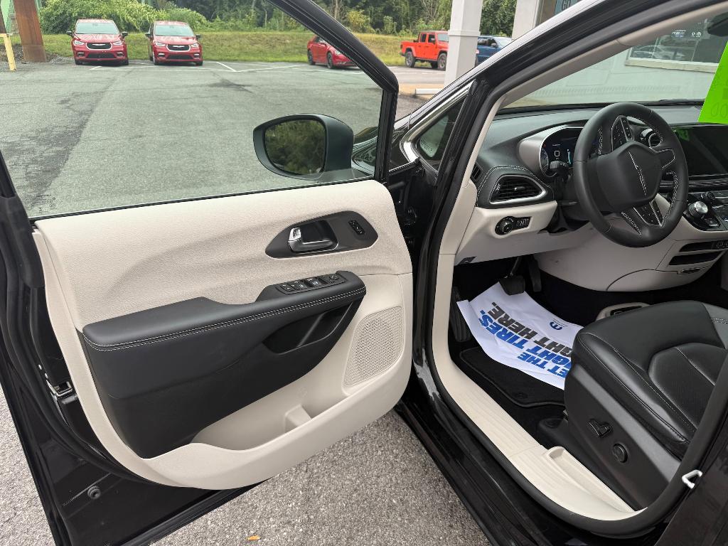 used 2023 Chrysler Pacifica car, priced at $35,900
