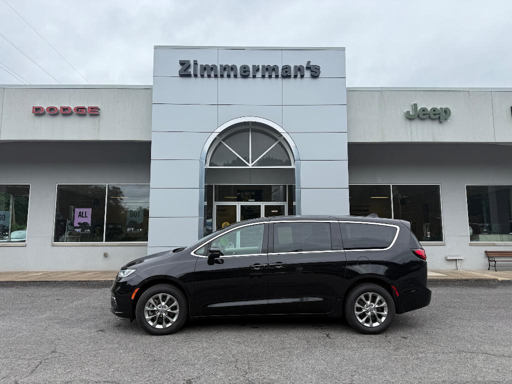 used 2023 Chrysler Pacifica car, priced at $35,900