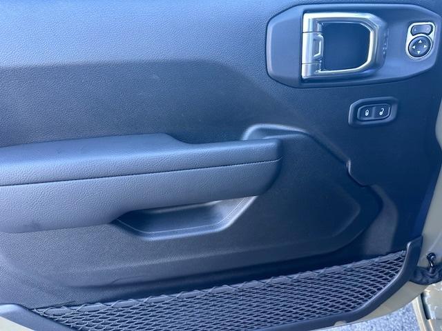 new 2025 Jeep Wrangler car, priced at $43,817