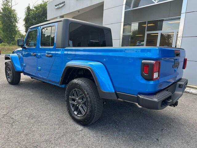 new 2024 Jeep Gladiator car, priced at $41,924