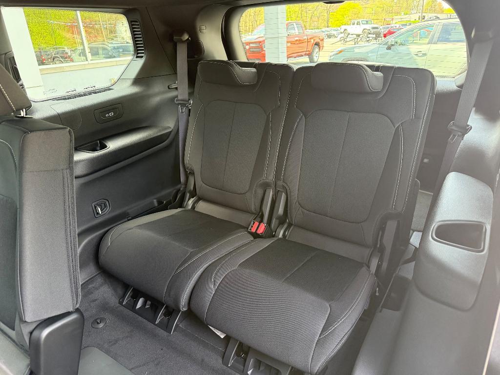 new 2025 Jeep Grand Cherokee L car, priced at $44,579