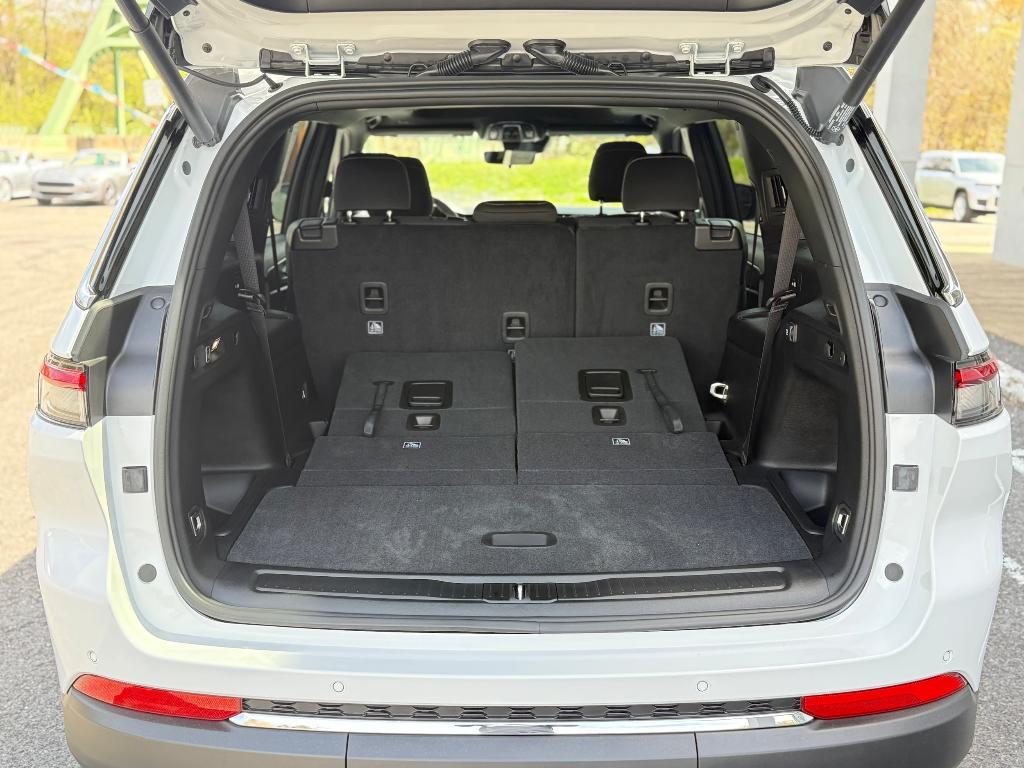 new 2025 Jeep Grand Cherokee L car, priced at $44,579