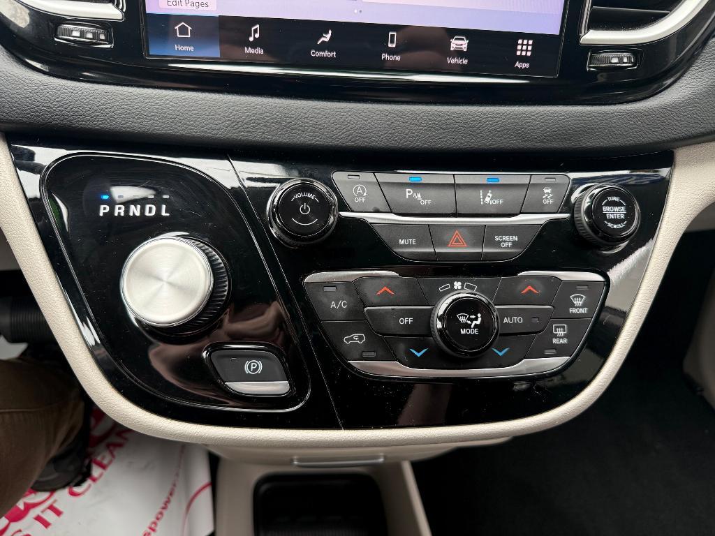 used 2023 Chrysler Pacifica car, priced at $28,900