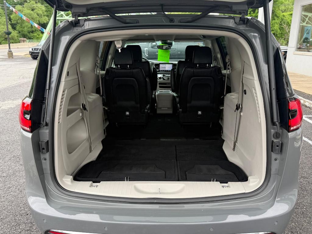 used 2023 Chrysler Pacifica car, priced at $28,900