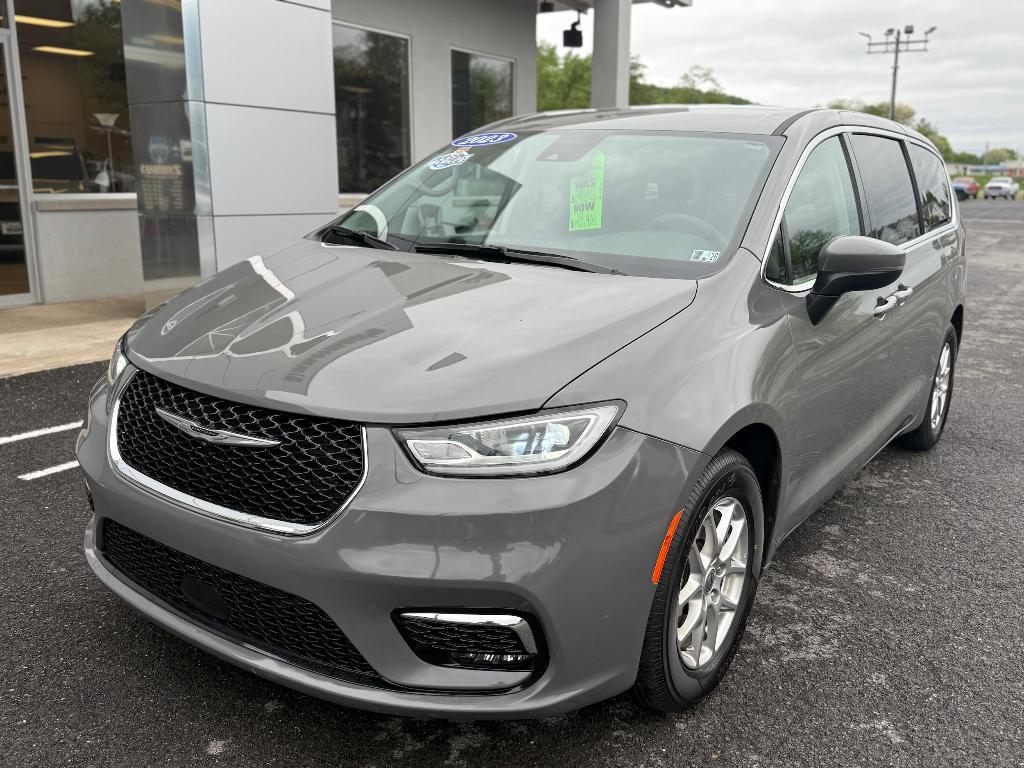 used 2023 Chrysler Pacifica car, priced at $28,900