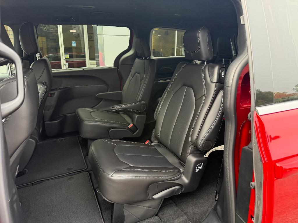 new 2026 Chrysler Pacifica car, priced at $44,605