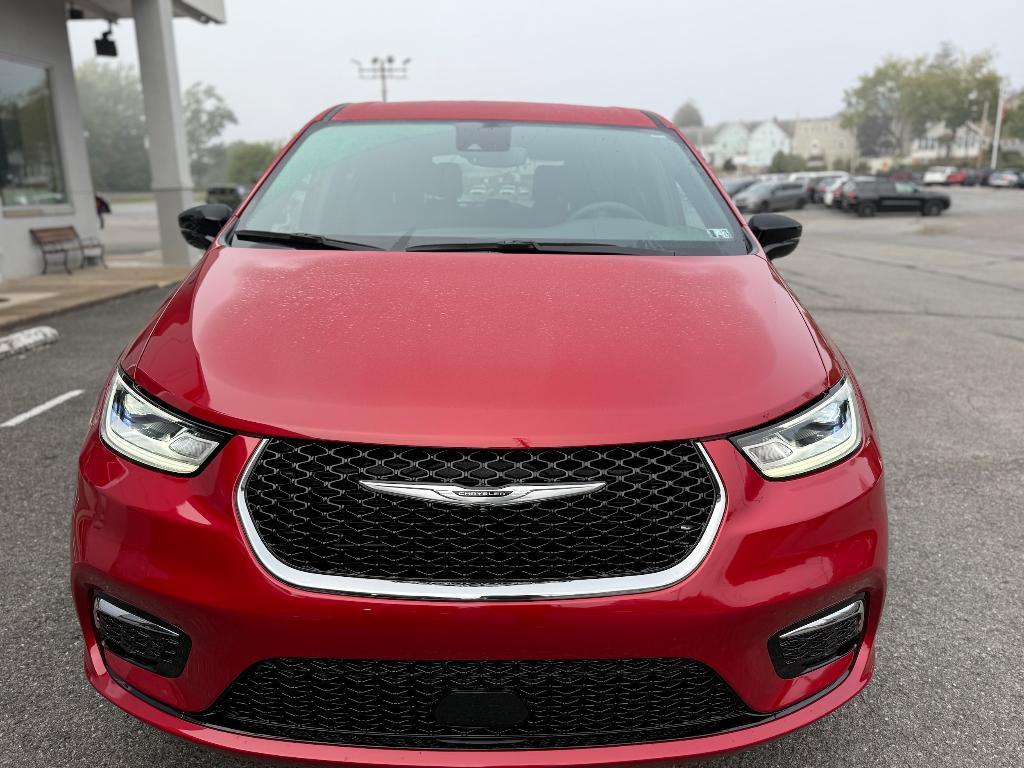 new 2026 Chrysler Pacifica car, priced at $44,605