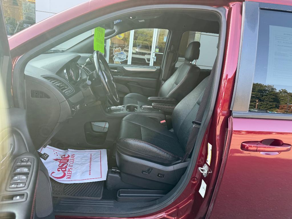 used 2020 Dodge Grand Caravan car, priced at $14,400